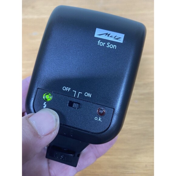 Metz Mecablitz 24 AF-1 Digital Shoe Mount Flash for Digital Sony ADI Camera - Picture 6 of 13